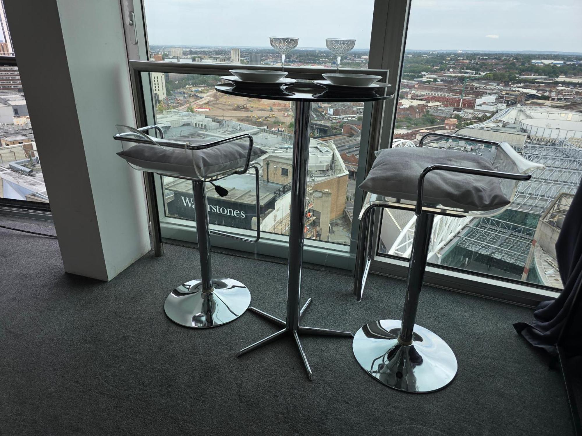 2-bed At The Heart Of Center Birmingham