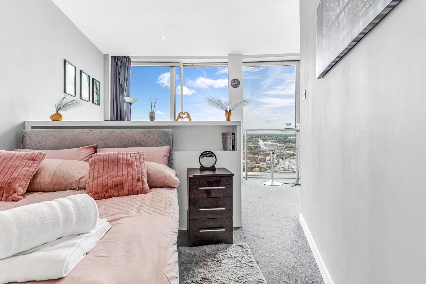 2-bed At The Heart Of Center * Birmingham