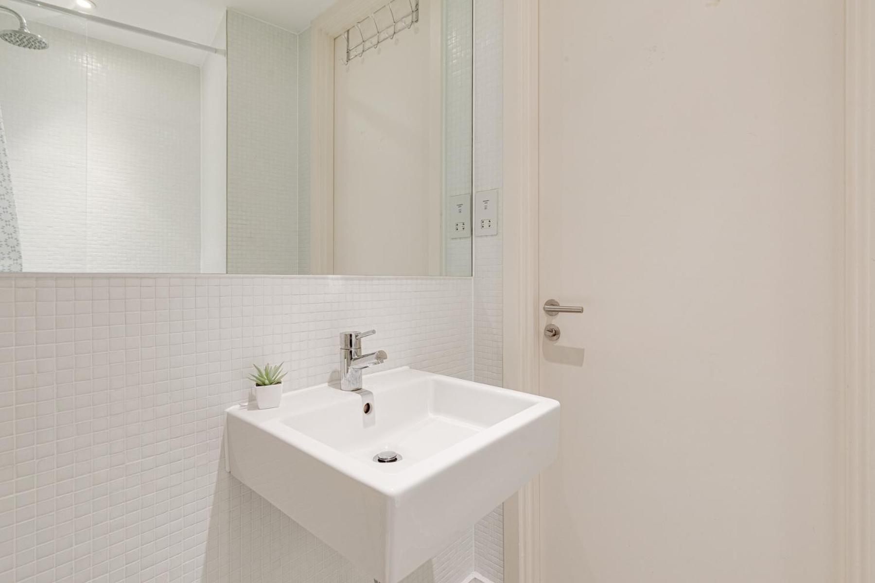 2-bed At The Heart Of Center *
